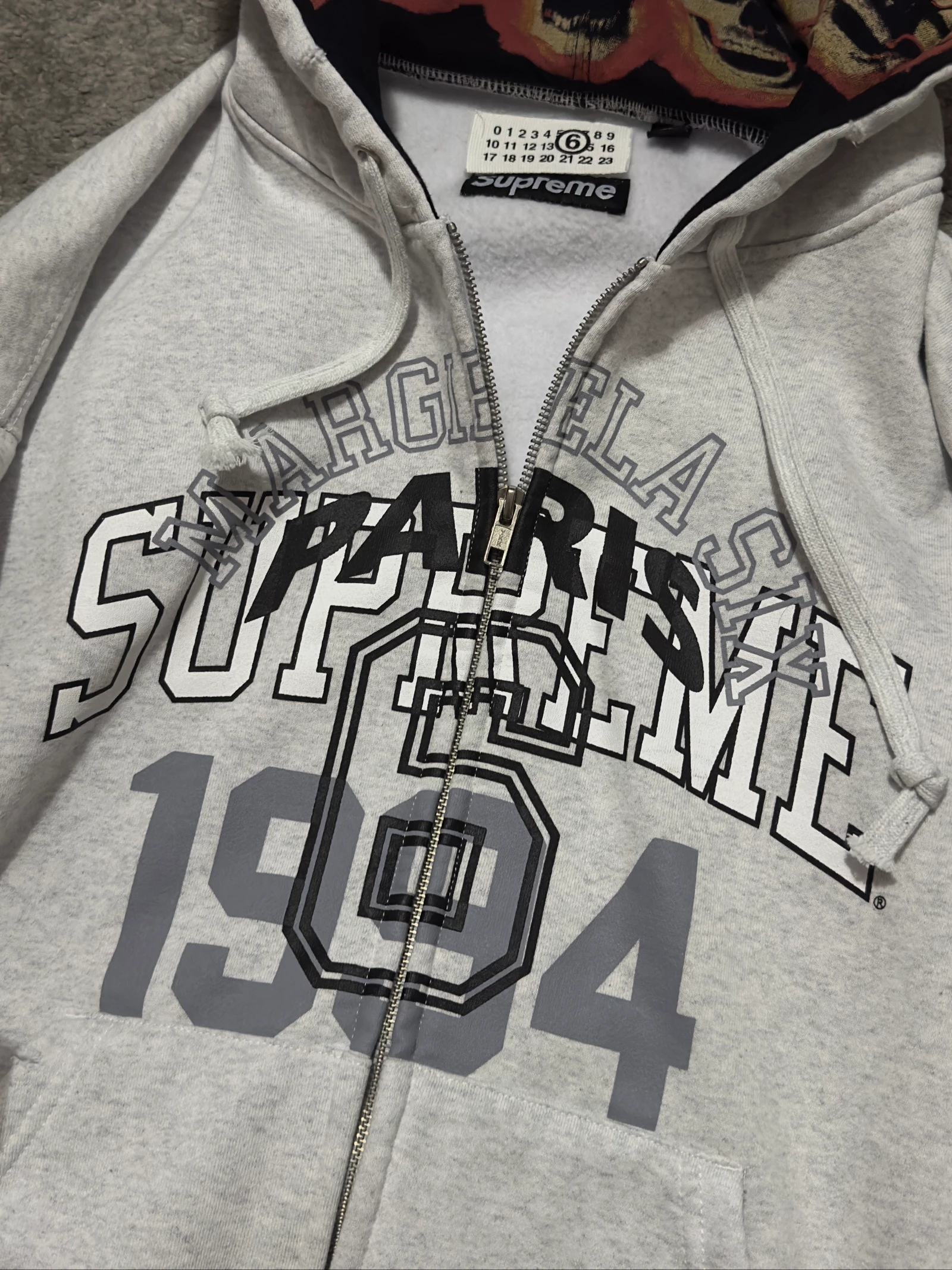 Supreme × MM6 Maison Margiela Sweat à capuche zippé (Gris) – photo 4